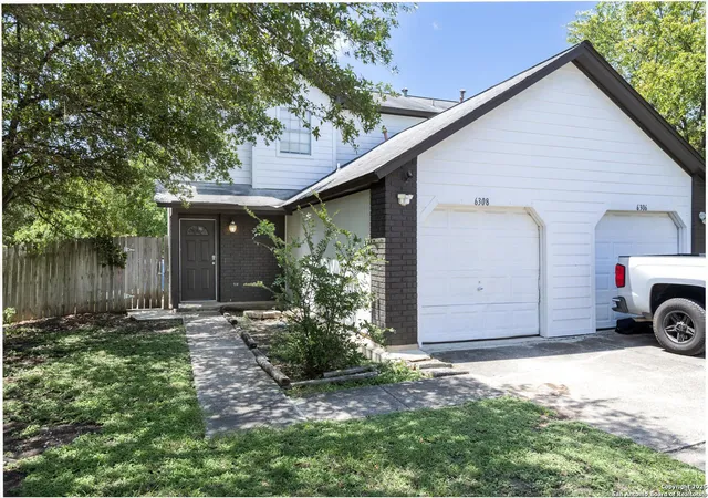 Photo 2 of Sale Pending at 6306 Worchester Wood, San Antonio, TX 78233 | MLS# 1877497 | Listing updated on 2026-04-08
