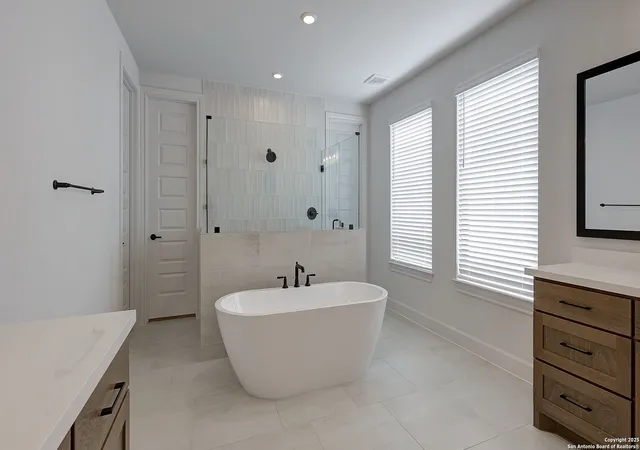 Photo 4 of Sale Pending at 23 Enia Cir, San Antonio, TX 78257 | MLS# 1877536 | Listing updated on 2026-01-27
