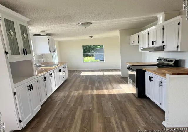 Photo 3 of Manufactured home for sale at 21016 Escondido, San Antonio, TX 78264 | MLS# 1877556 | Listing updated on 2026-02-23