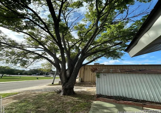 20th image of 635 E Gonzales, Seguin, TX 78155 | MLS# 1877570