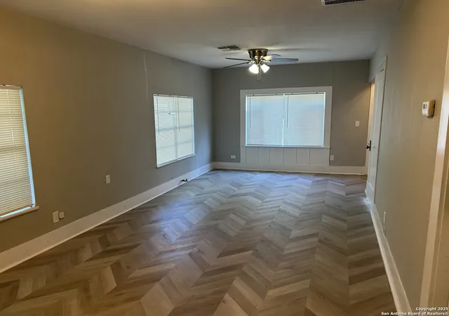 Photo 4 of Single family home for sale at 635 E Gonzales, Seguin, TX 78155 | MLS# 1877570 | Listing updated on 2025-07-18