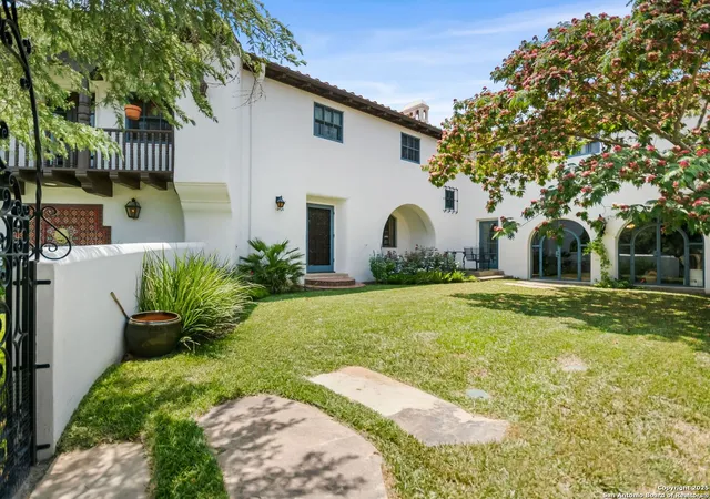 Photo 4 of Single family home for sale at 204 Zambrano, San Antonio, TX 78209 | MLS# 1877574 | Listing updated on 2026-04-03