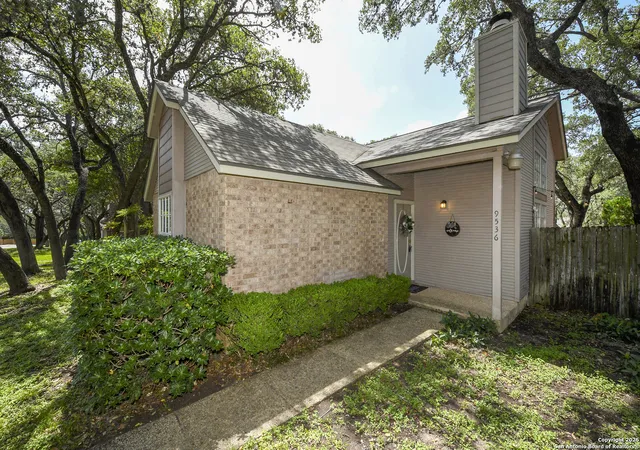 2nd image of 9536 W Dover Rdg, San Antonio, TX 78250 | MLS# 1877581