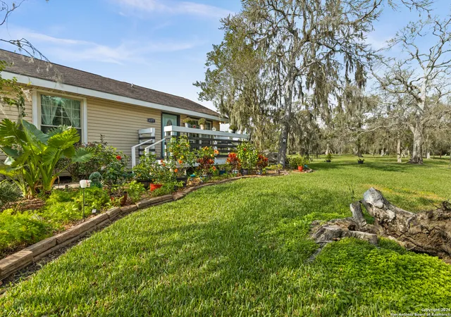 Photo 2 of Single family home for sale at 6377 County Road 659, Brazoria, TX 77422 | MLS# 1877600 | Listing updated on 2025-12-04