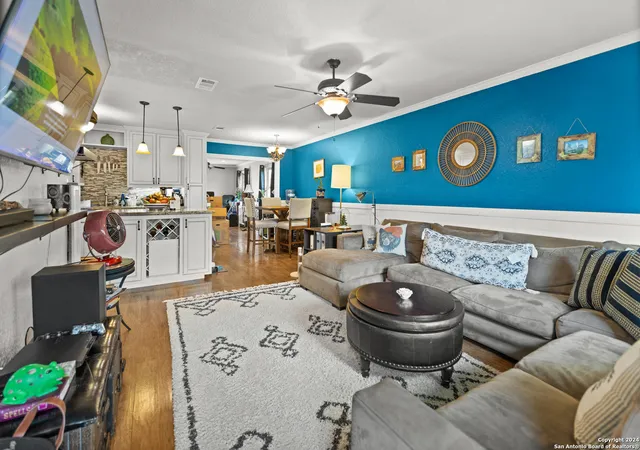 Photo 4 of Single family home for sale at 6377 County Road 659, Brazoria, TX 77422 | MLS# 1877600 | Listing updated on 2025-12-04