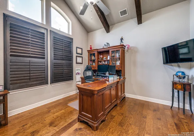 Photo 4 of Sale Pending at 18111 Abingdon Pl, San Antonio, TX 78257 | MLS# 1877680 | Listing updated on 2025-09-25