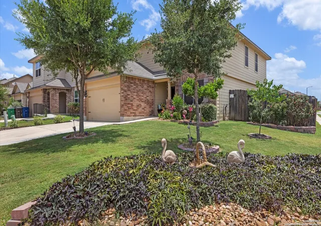 Photo 2 of Sale Pending at 702 Pelican Point, San Antonio, TX 78221 | MLS# 1877728 | Listing updated on 2025-10-20