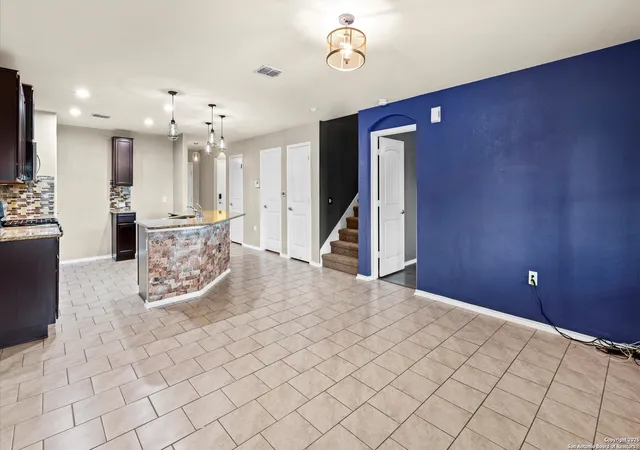 Photo 4 of Sale Pending at 702 Pelican Point, San Antonio, TX 78221 | MLS# 1877728 | Listing updated on 2025-10-20