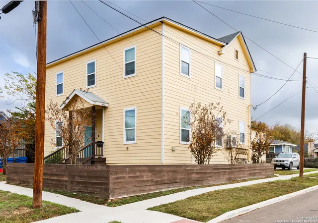Photo 3 of House for sale at 432 S Olive, San Antonio, TX 78203 | MLS# 1877733 | Listing updated on 2025-10-06