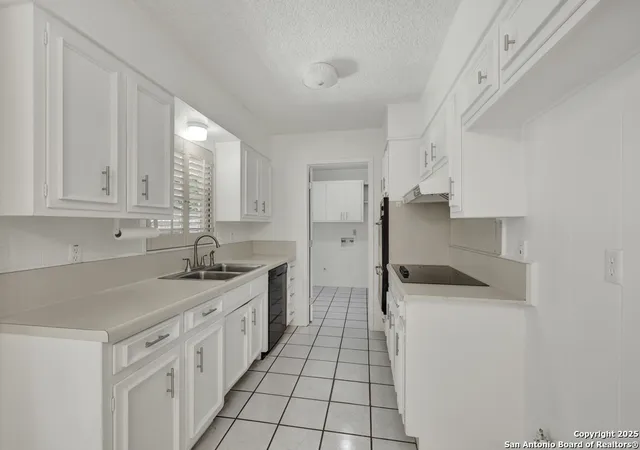 Photo 4 of Sale Pending at 10511 Milldale, San Antonio, TX 78230 | MLS# 1877741 | Listing updated on 2025-11-18
