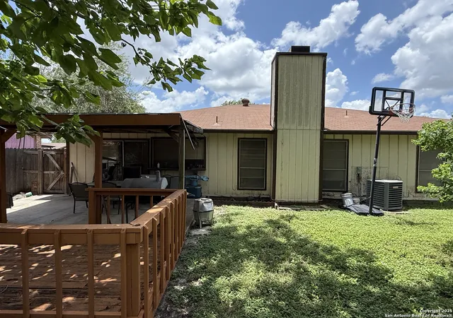Photo 2 of Sale Pending at 2802 Lakebriar, San Antonio, TX 78222 | MLS# 1877753 | Listing updated on 2025-08-26