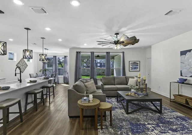 Photo 4 of Single family home for sale at 125 Slenderleaf, Marble Falls, TX 78654 | MLS# 1877766 | Listing updated on 2026-03-07