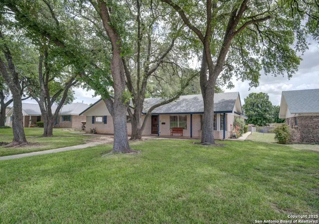 Photo 2 of Sale Pending at 154 Sprucewood, San Antonio, TX 78216 | MLS# 1877803 | Listing updated on 2025-10-30