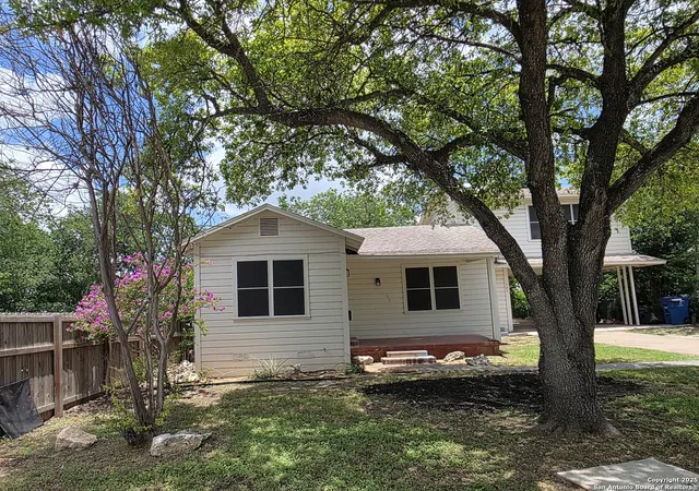 Photo 2 of Sale Pending at 725 Aransas, San Antonio, TX 78210 | MLS# 1877824 | Listing updated on 2025-12-31