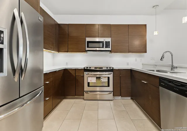 Photo 4 of Sale Pending at 17902 La Cantera Pkwy #203, San Antonio, TX 78257 | MLS# 1877842 | Listing updated on 2025-10-31