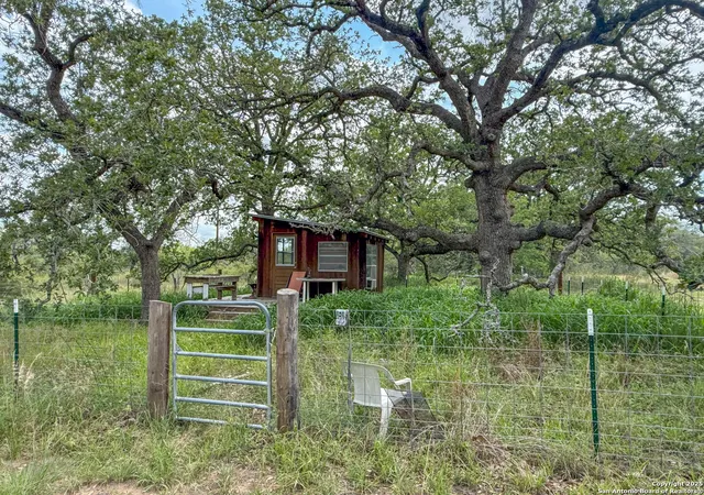 4th image of 001 Schuettig, Poteet, TX 78065 | MLS# 1877865