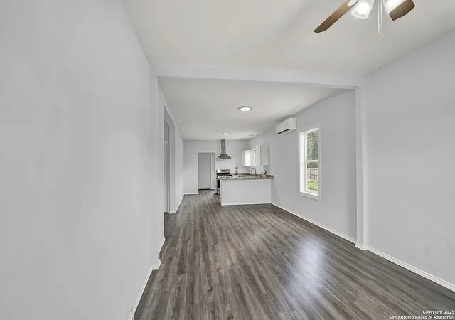 Photo 3 of Sale Pending at 1426 E Carson St, San Antonio, TX 78208 | MLS# 1877886 | Listing updated on 2026-09-09