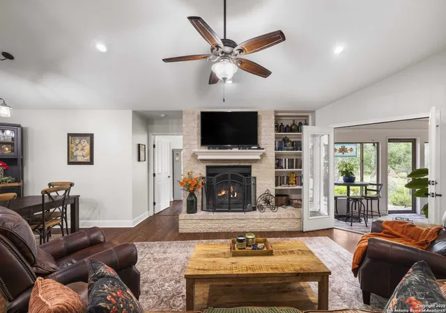 Photo 2 of Sale Pending at 118 Sandlewood, Kerrville, TX 78028 | MLS# 1877941 | Listing updated on 2025-09-12