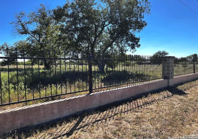 4th image of 16486 Fm 463, Lytle, TX 78052 | MLS# 1878000