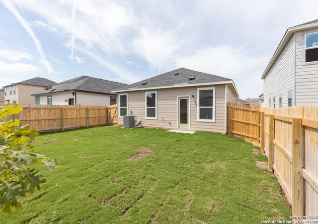Photo 3 of Sale Pending at 9414 Platte Pl, San Antonio, TX 78221 | MLS# 1878038 | Listing updated on 2025-11-10