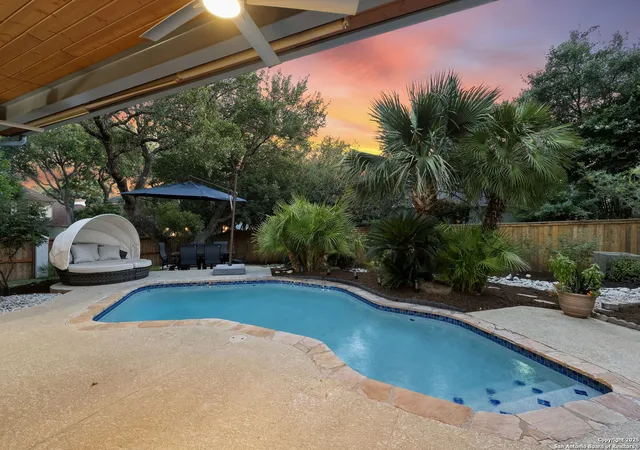 Photo 2 of Sale Pending at 17311 Fountain Blf, San Antonio, TX 78248 | MLS# 1878077 | Listing updated on 2025-10-04