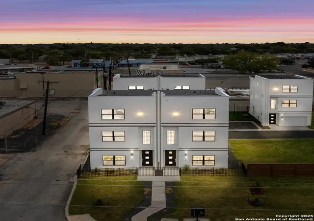 Homes for sale in San Antonio, TX | 1735 W Gramercy #UNIT 301, San Antonio, TX 78201 | MLS# 1878123