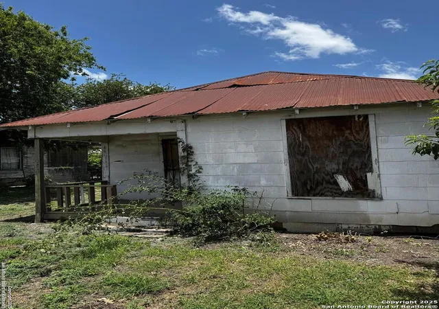 Photo 1 of Single family home for sale at 814 S Mesquite, San Antonio, TX 78203 | MLS# 1878212 | Listing updated on 2025-07-04