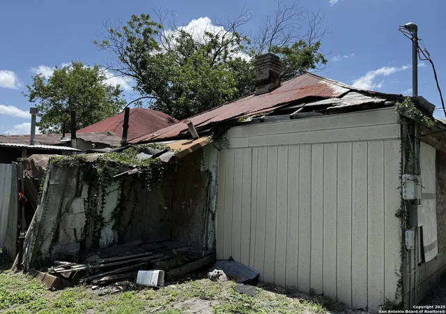 Photo 3 of Single family home for sale at 814 S Mesquite, San Antonio, TX 78203 | MLS# 1878212 | Listing updated on 2025-07-04