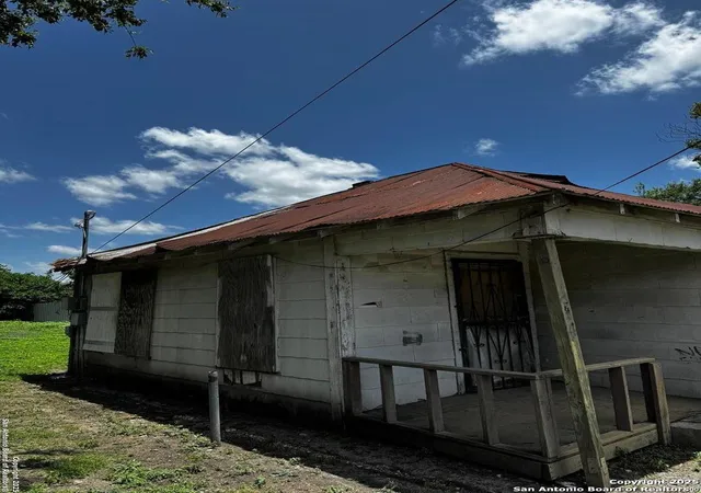 Photo 4 of Single family home for sale at 814 S Mesquite, San Antonio, TX 78203 | MLS# 1878212 | Listing updated on 2025-07-04