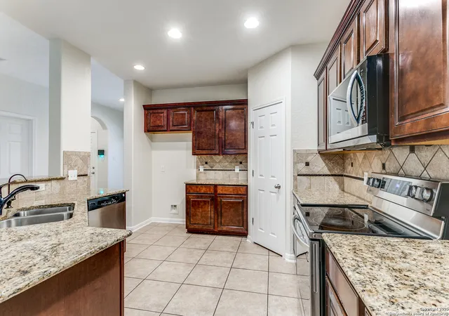 3rd image of 10611 Larch Grove Ct, Helotes, TX 78023 | MLS# 1878249