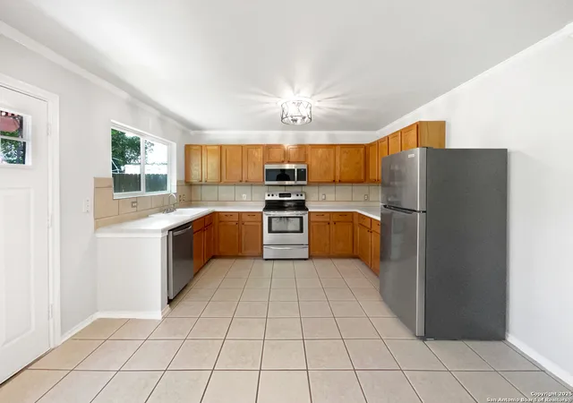 Photo 4 of Sale Pending at 12719 Holly Cedar, Helotes, TX 78023 | MLS# 1878287 | Listing updated on 2025-10-14