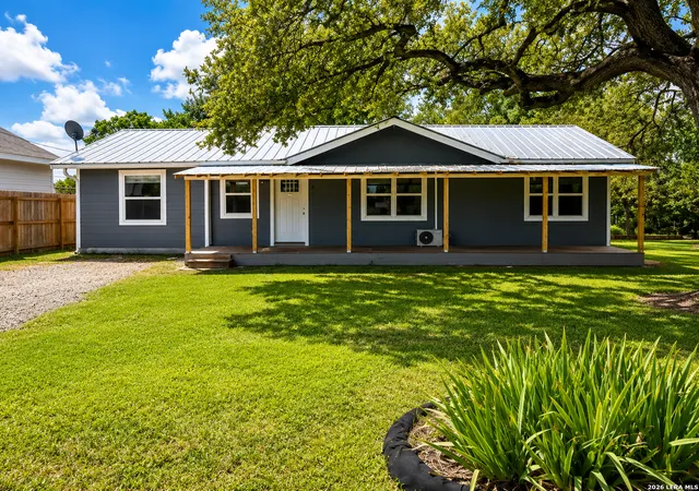Photo 1 of Single family home for sale at 1668 Lakeview, Canyon Lake, TX 78133 | MLS# 1878300 | Listing updated on 2026-07-08