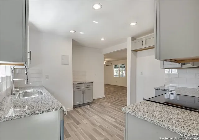 Photo 3 of Single family home for sale at 1668 Lakeview, Canyon Lake, TX 78133 | MLS# 1878300 | Listing updated on 2026-07-08