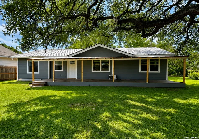 Photo 2 of Single family home for sale at 1668 Lakeview, Canyon Lake, TX 78133 | MLS# 1878300 | Listing updated on 2026-07-08