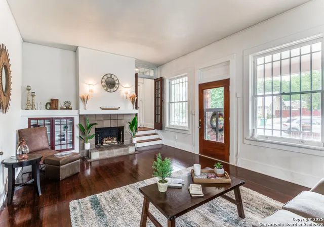 Photo 3 of Single family home for sale at 545 Adams St, San Antonio, TX 78210 | MLS# 1878343 | Listing updated on 2025-10-01