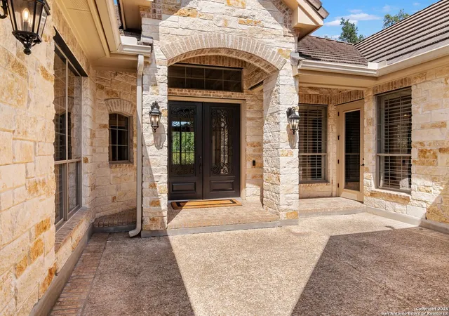 Photo 3 of Sale Pending at 7 Grantham, San Antonio, TX 78257 | MLS# 1878434 | Listing updated on 2025-09-25