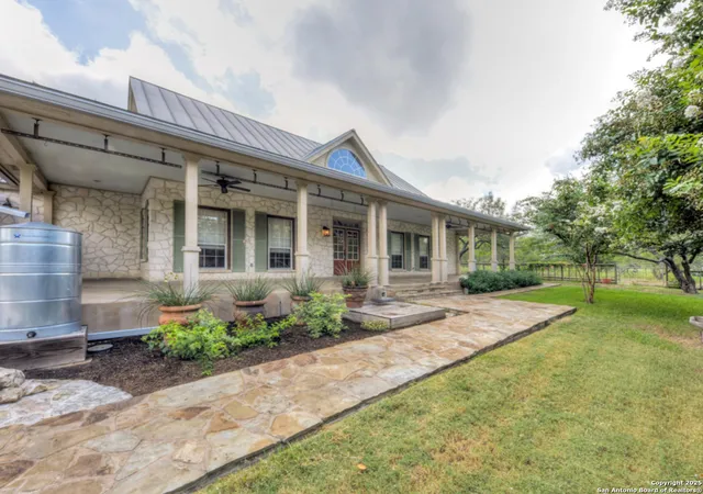 4th image of 1210 Whispering Woods, New Braunfels, TX 78132 | MLS# 1878449