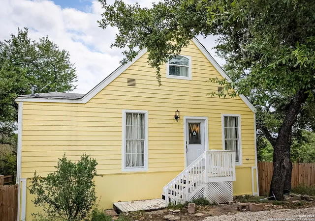 Photo 1 of Single family home for sale at 127 Forest Mist, Canyon Lake, TX 78133 | MLS# 1878453 | Listing updated on 2026-07-08