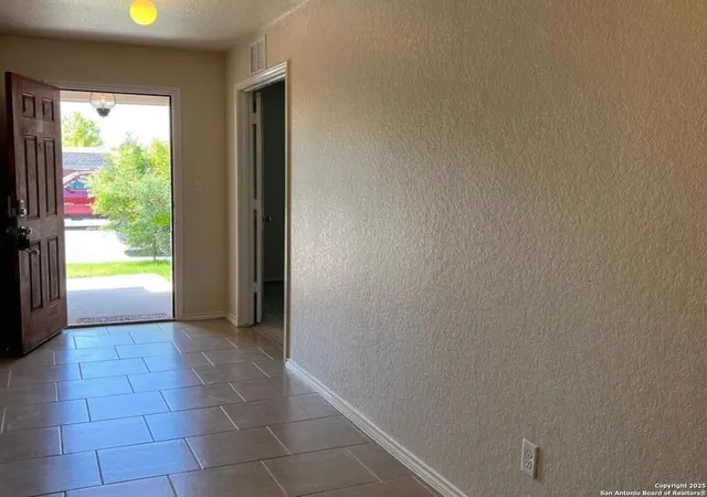 3rd image of 170 Hidden Knoll, Schertz, TX 78154 | MLS# 1878490