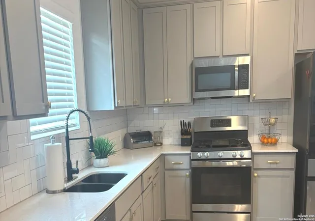 Photo 4 of Single family home for sale at 9151 Portobello Way, Converse, TX 78109 | MLS# 1878496 | Listing updated on 2025-11-01