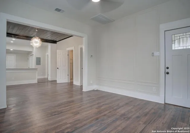 Photo 3 of Sale Pending at 1413 Burnet, San Antonio, TX 78202 | MLS# 1878503 | Listing updated on 2026-02-03