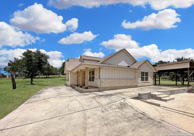 Photo 3 of Sale Pending at 6544 Robards Row, San Antonio, TX 78233 | MLS# 1878571 | Listing updated on 2025-08-29