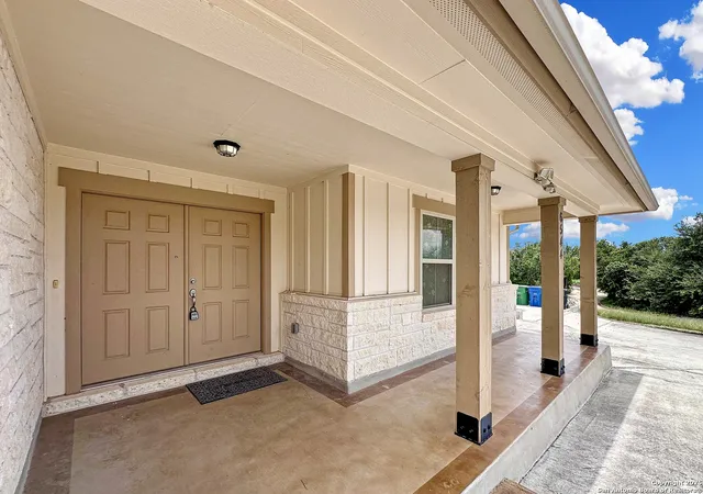 Photo 4 of Sale Pending at 6544 Robards Row, San Antonio, TX 78233 | MLS# 1878571 | Listing updated on 2025-08-29