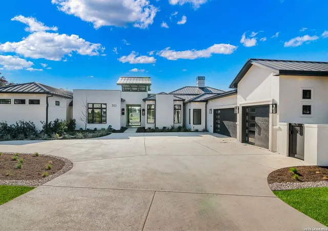 Photo 3 of Sale Pending at 30 Paseo Rioja, San Antonio, TX 78257 | MLS# 1878623 | Listing updated on 2026-03-31
