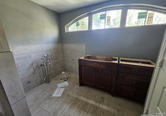 Photo 2 of Sale Pending at 114 Sonora, San Antonio, TX 78204 | MLS# 1878629 | Listing updated on 2025-10-07