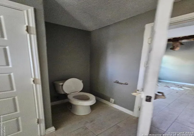 Photo 3 of Sale Pending at 114 Sonora, San Antonio, TX 78204 | MLS# 1878629 | Listing updated on 2025-10-07