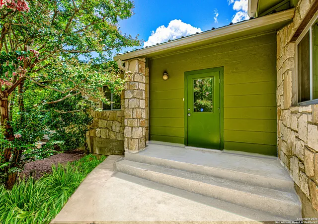 Photo 3 of Single family home for sale at 45 La Buena Vista Dr, Wimberley, TX 78676 | MLS# 1878631 | Listing updated on 2025-10-05