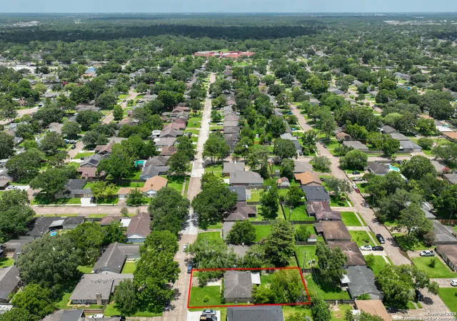 3rd image of 16903 Townes, Friendswood, TX 77546 | MLS# 1878636