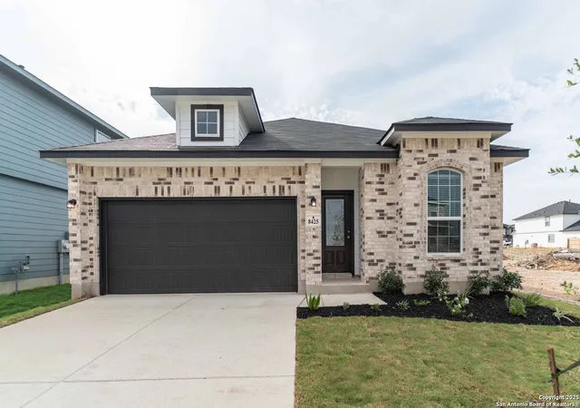 Photo 1 of Sale Pending at 8425 Sharpies Cyn, San Antonio, TX 78222 | MLS# 1878682 | Listing updated on 2025-12-23