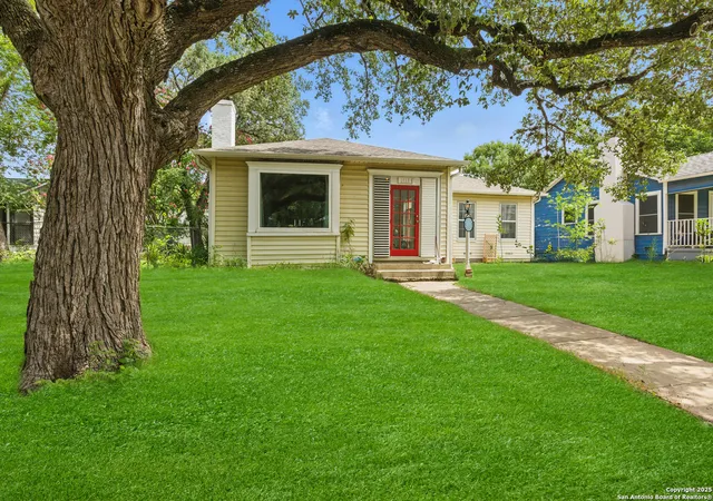 Photo 3 of Sale Pending at 1133 Donaldson Ave, San Antonio, TX 78228 | MLS# 1878724 | Listing updated on 2026-01-08
